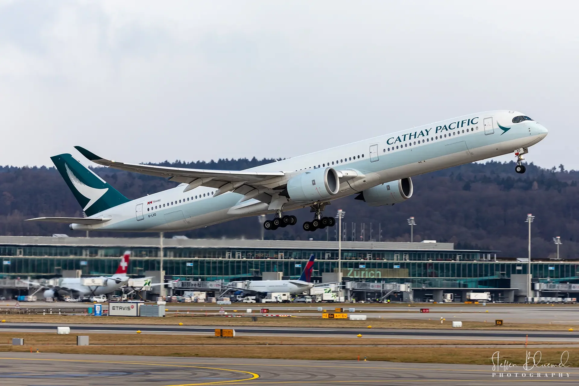 A350-1041 B-LXD Cathay Pacific  Flughafen Zürich / CH