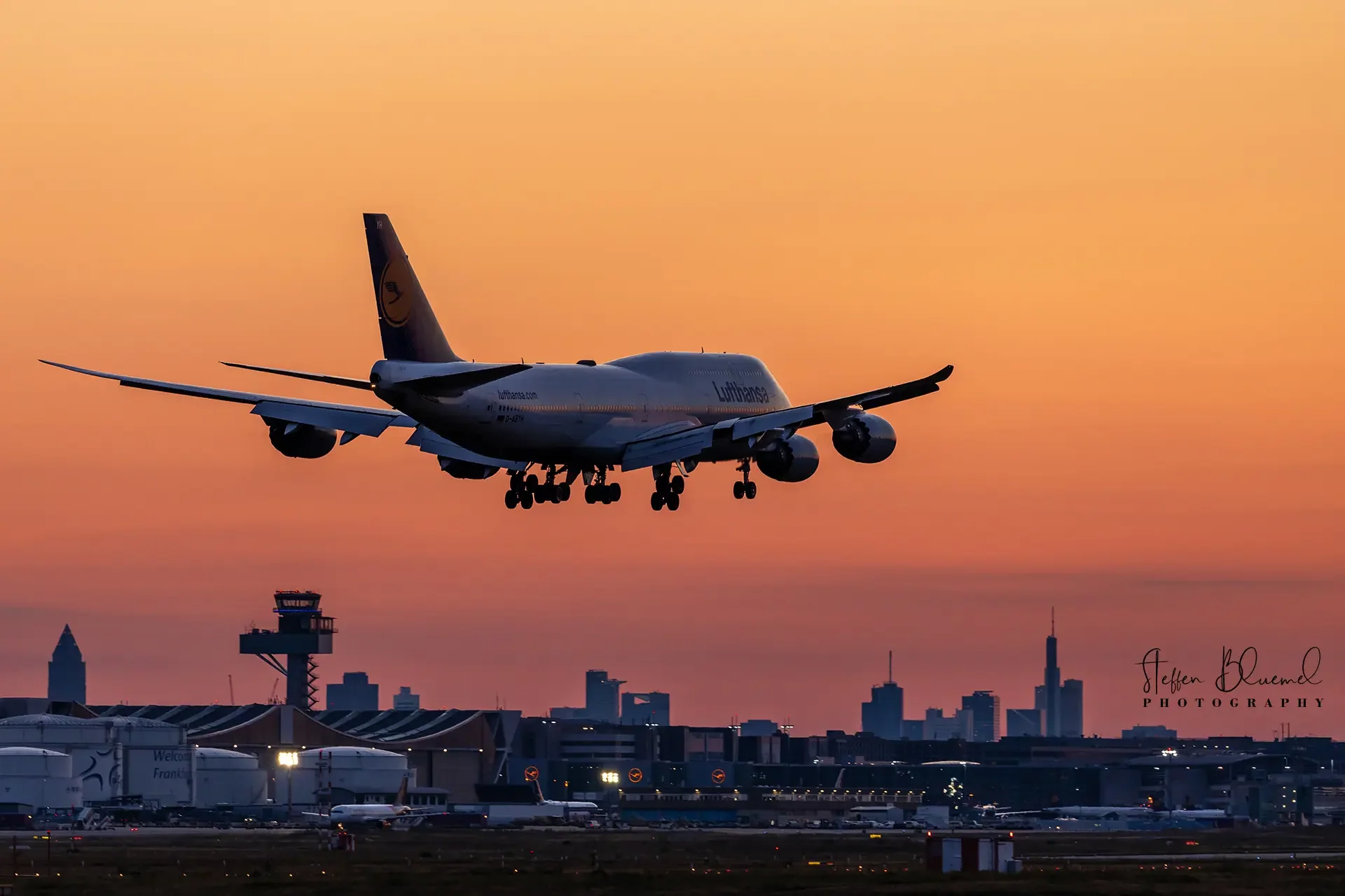 Boeing 747-830 D-ABYH Lufthansa  Flughafen Frankfurt / DE
