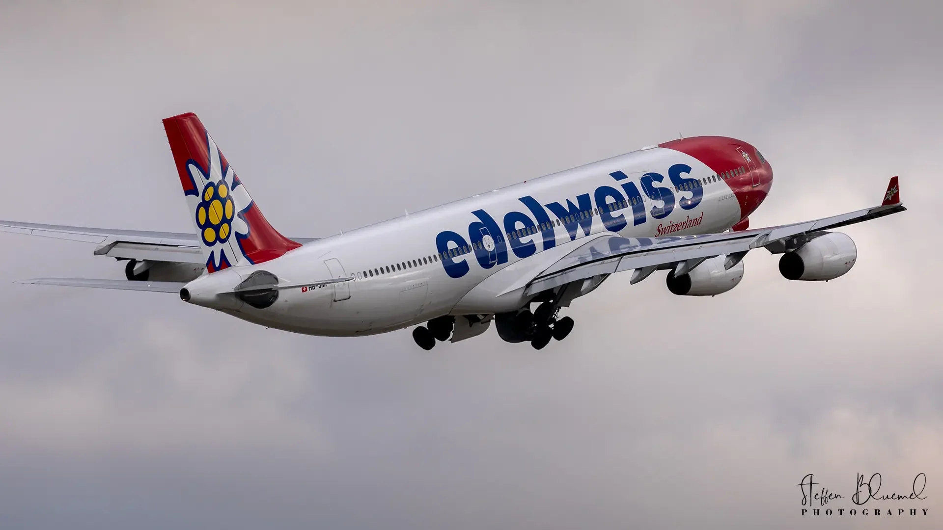 A340-313 HB-JMF Edelweiss  Flughafen Zürich / CH