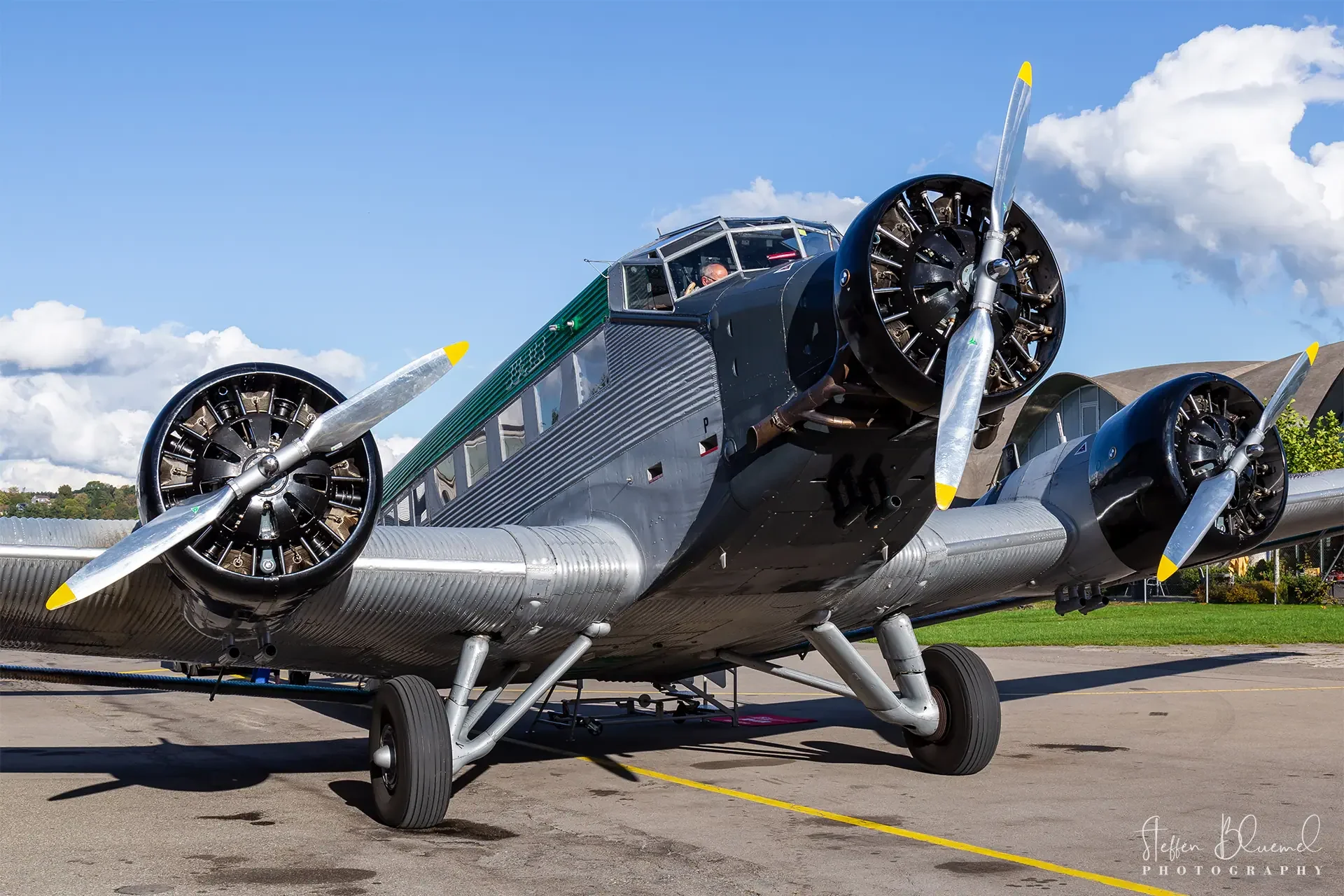 Junkers Ju 52/3m HB-HOP Ju-Air  Flughafen Dübendorf / CH